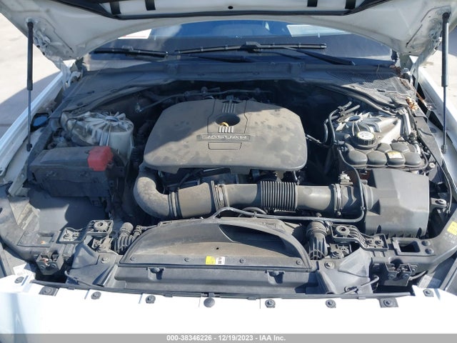 2017 JAGUAR XE SAJAR4BG5HA977878 Photo 9