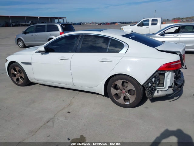 Jaguar Xe 25t 2017 SAJAR4BG5HA977878 Image 15