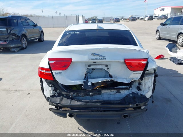 2017 JAGUAR XE SAJAR4BG5HA977878 Photo 5