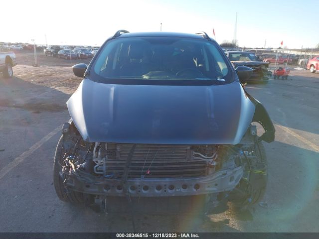 1FMCU9HD6JUC59675 Ford ESCAPE SEL