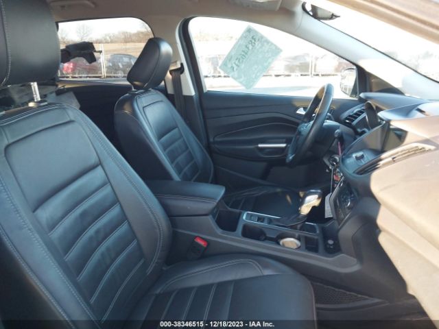 1FMCU9HD6JUC59675 Ford ESCAPE SEL