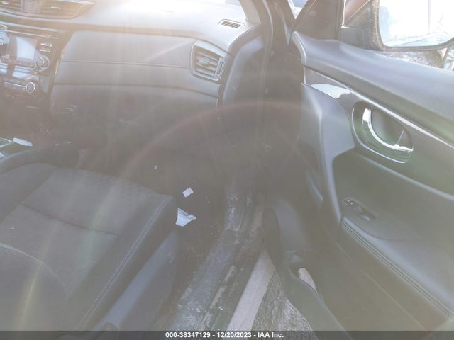 2017 NISSAN ROGUE SV VIN: KNMAT2MV4HP523425