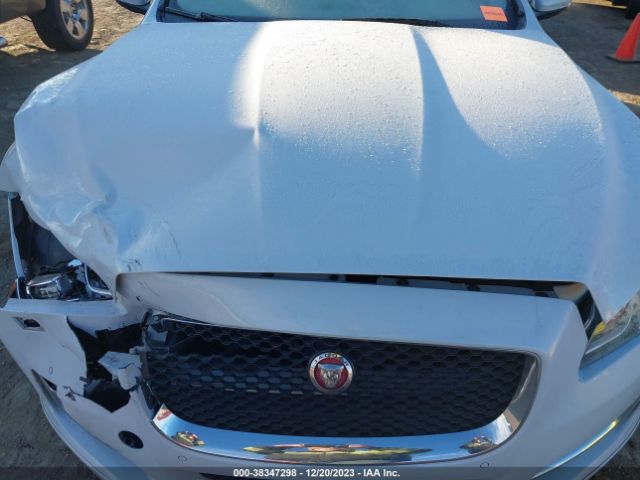 2017 JAGUAR XJ SAJWJ1CD6H8W12472 Photo 9