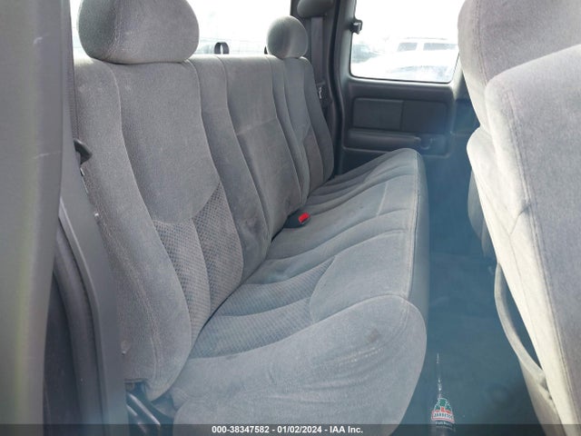 2004 CHEVROLET SILVERADO 1500 LS VIN: 2GCEC19V041101812