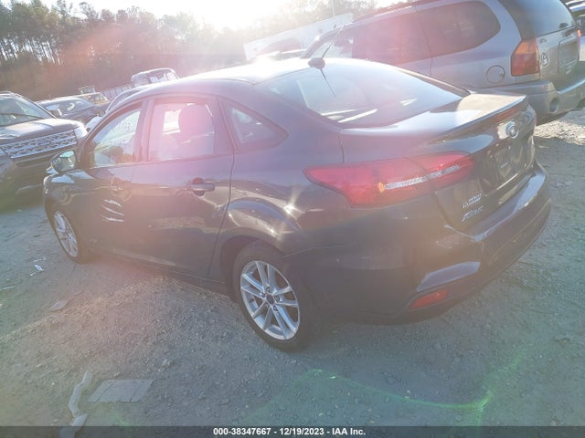 Ford FOCUS SE 2017 1FADP3F22HL243736 Image 3