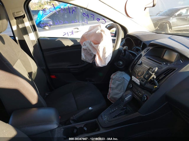 Ford FOCUS SE 2017 1FADP3F22HL243736 Image 5
