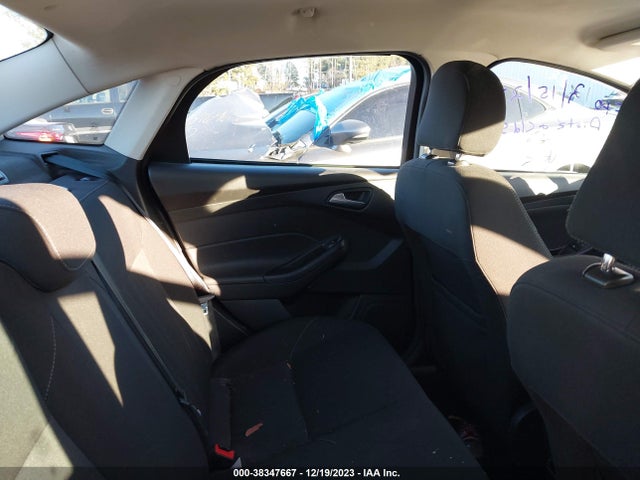 Ford FOCUS SE 2017 1FADP3F22HL243736 Image 8