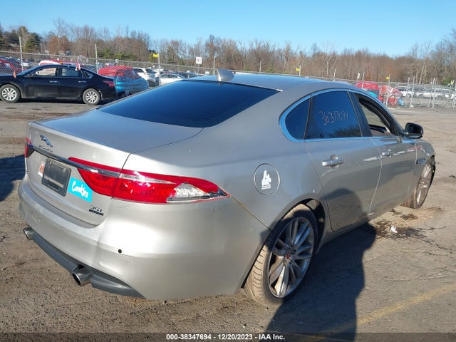 2016 JAGUAR XF SAJBK4BV2GCY16074 Photo 3