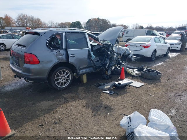2005 PORSCHE CAYENNE WP1AB29P85LA65676 Photo 3