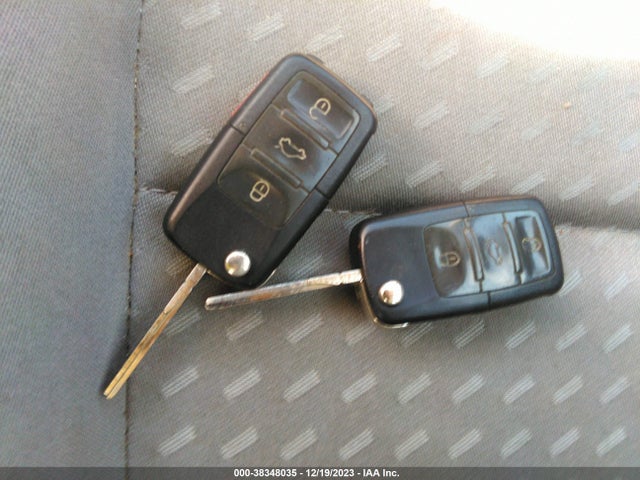 2001 VOLKSWAGEN JETTA GL VIN: 3VWRB69M81M209296
