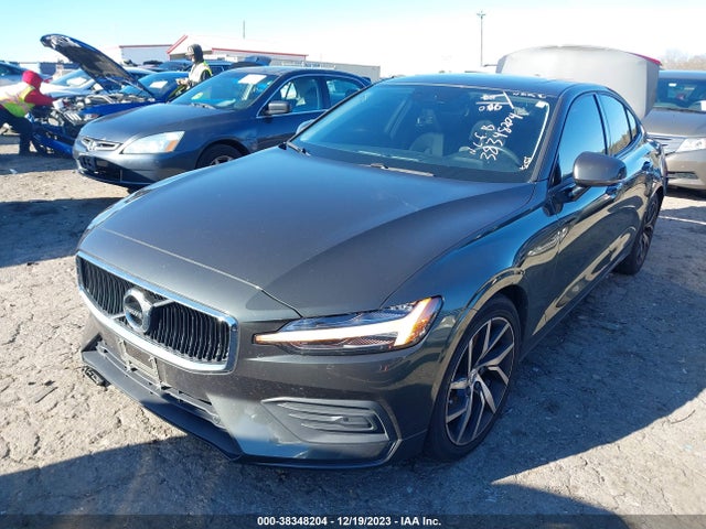 7JRA22TK8KG018300 Volvo S60 T6 Momentum