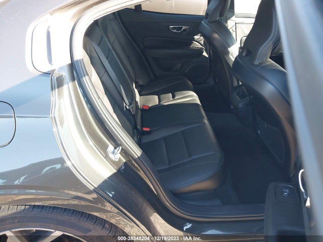 7JRA22TK8KG018300 Volvo S60 T6 Momentum