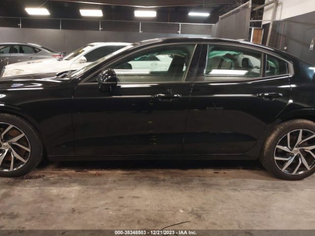 7JRA22TK7KG011855 Volvo S60 T6 Momentum