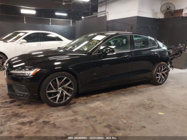 7JRA22TK7KG011855 Volvo S60 T6 Momentum