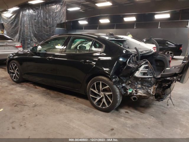 7JRA22TK7KG011855 Volvo S60 T6 Momentum