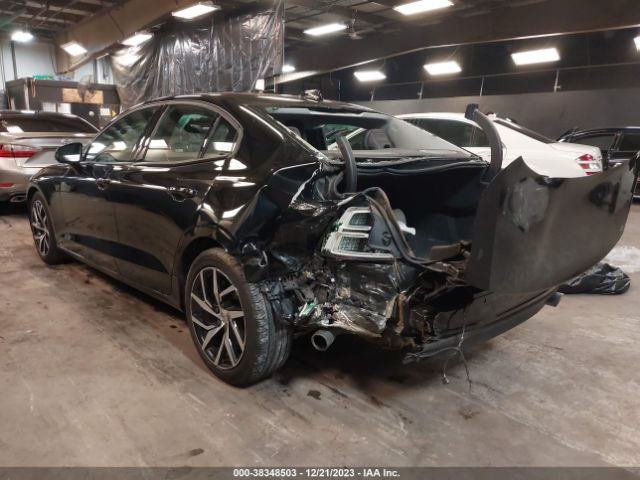 7JRA22TK7KG011855 Volvo S60 T6 Momentum
