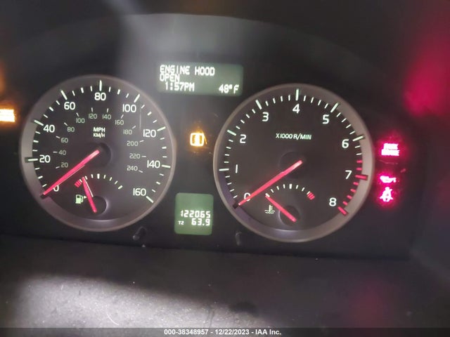 2005 VOLVO S40 2.4I VIN: YV1MS382852066238