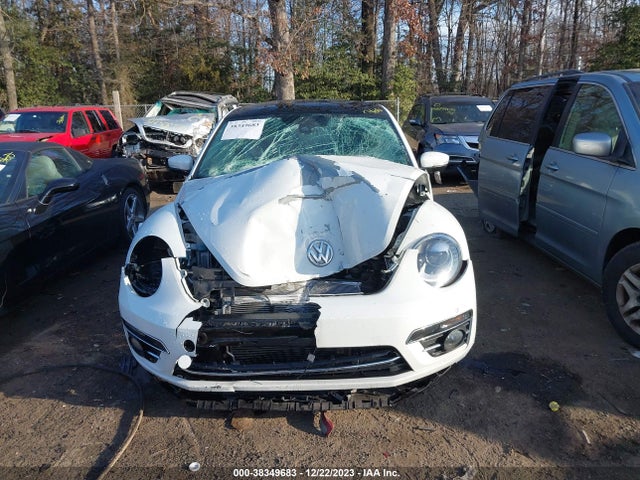 3VWJD7AT2KM715160 Volkswagen Beetle 2.0t Se