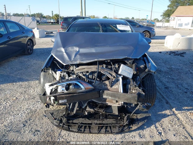 2018 HYUNDAI ELANTRA SEL VIN: 5NPD84LFXJH370071