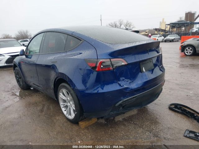 2023 TESLA MODEL Y 7SAYGDEE9PF918872 Photo 2