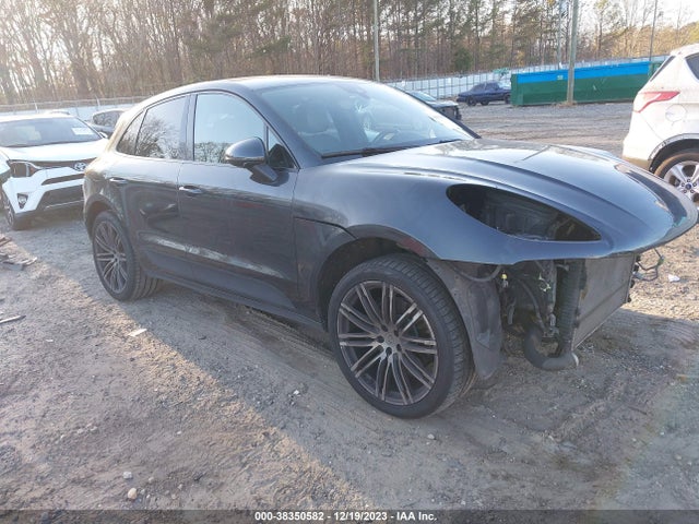 2017 PORSCHE MACAN WP1AA2A50HLB83027 Photo 0