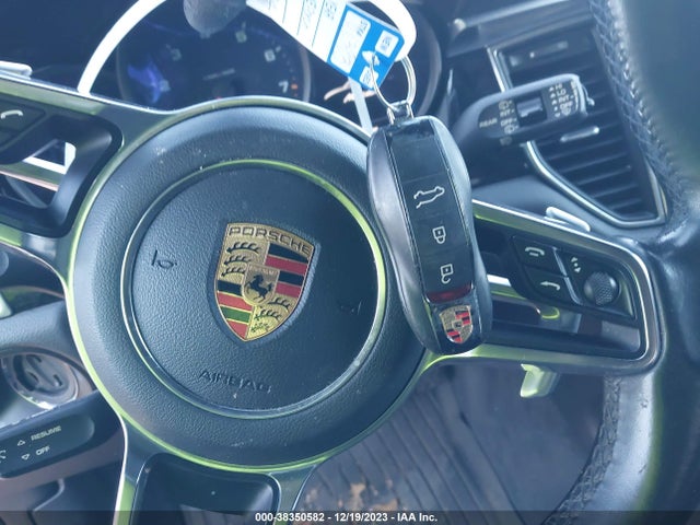 2017 PORSCHE MACAN WP1AA2A50HLB83027 Photo 10