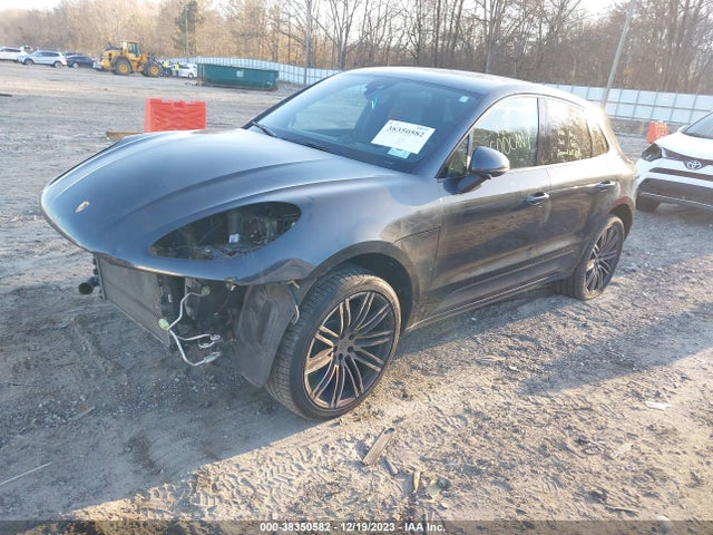 2017 PORSCHE MACAN WP1AA2A50HLB83027 Photo 1