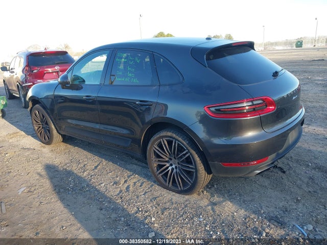 2017 PORSCHE MACAN WP1AA2A50HLB83027 Photo 2