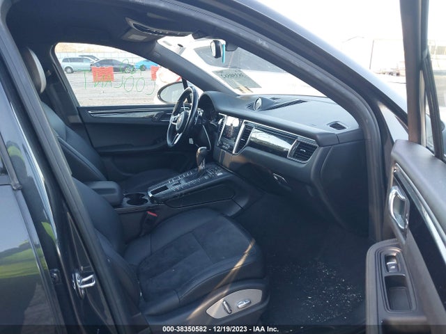 2017 PORSCHE MACAN WP1AA2A50HLB83027 Photo 4
