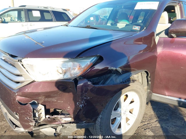 2013 TOYOTA HIGHLANDER BASE PLUS V6 VIN: 5TDBK3EH9DS260659