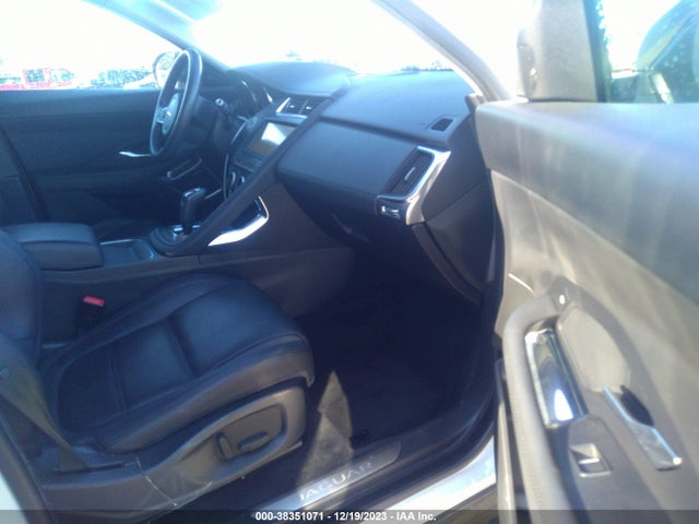 2018 JAGUAR E-PACE SADFJ2FX9J1Z31765 Photo 4
