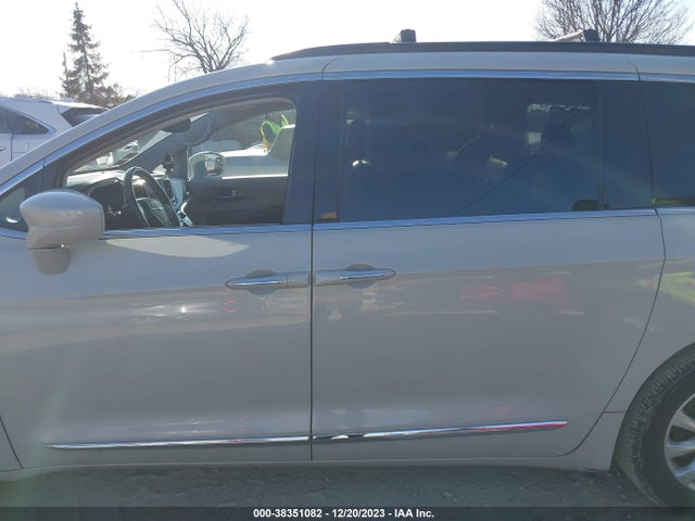2C4RC1BG8HR795217 Chrysler Pacifica Touring-l