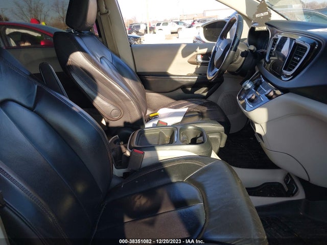 2C4RC1BG8HR795217 Chrysler Pacifica Touring-l