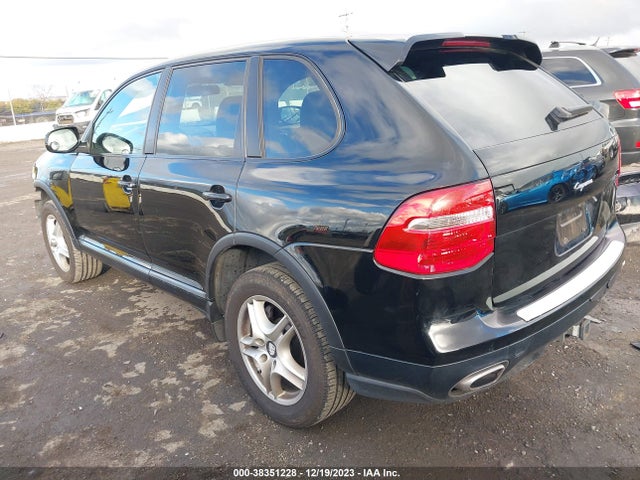 2010 PORSCHE CAYENNE WP1AA2AP7ALA03954 Photo 2