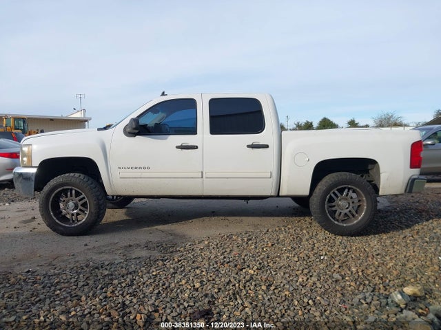 2013 CHEVROLET SILVERADO 1500 LT VIN: 3GCPCSEA1DG296666