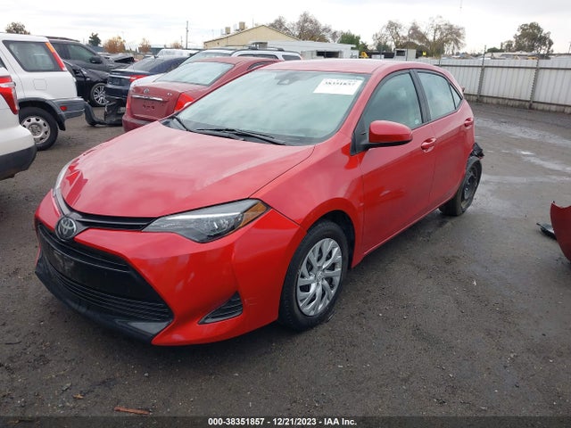 Toyota COROLLA LE 2019 5YFBURHE1KP906412 Image 2
