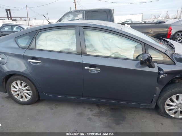 Toyota Prius Plug-in Base (cvt) 2014 JTDKN3DP4E3053843 Image 13