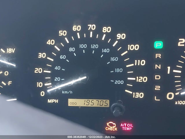 2000 LEXUS LX 470 VIN: JT6HT00W9Y0103922