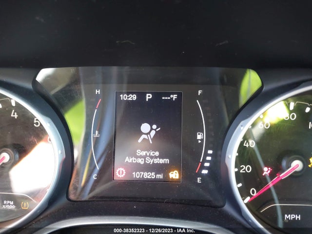 2018 JEEP COMPASS SPORT FWD VIN: 3C4NJCAB1JT486665