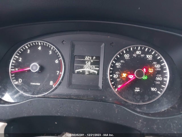 2013 VOLKSWAGEN JETTA 2.5L SE VIN: 3VWDX7AJ0DM244308