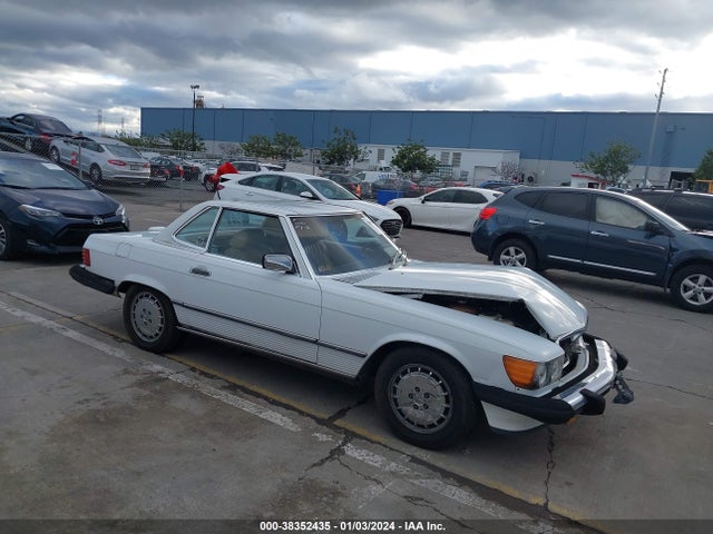 1988 MERCEDES-BENZ 560 SL VIN: WDBBA48D8JA083109