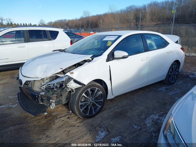 Toyota COROLLA SE 2017 5YFBURHE9HP642462 Image 2