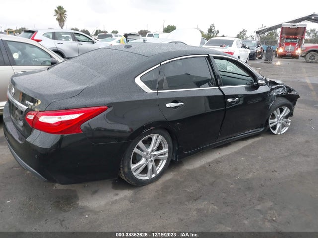 2017 NISSAN ALTIMA 3.5 SL VIN: 1N4BL3AP6HC144584