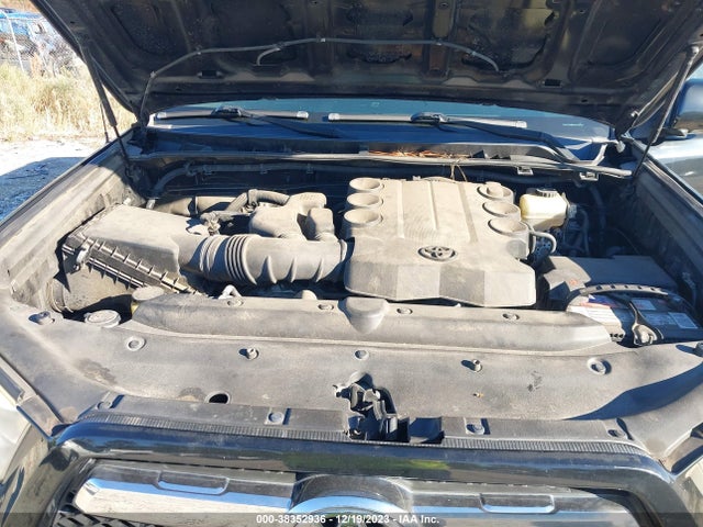 2011 TOYOTA 4RUNNER SR5 V6 VIN: JTEZU5JR3B5014501
