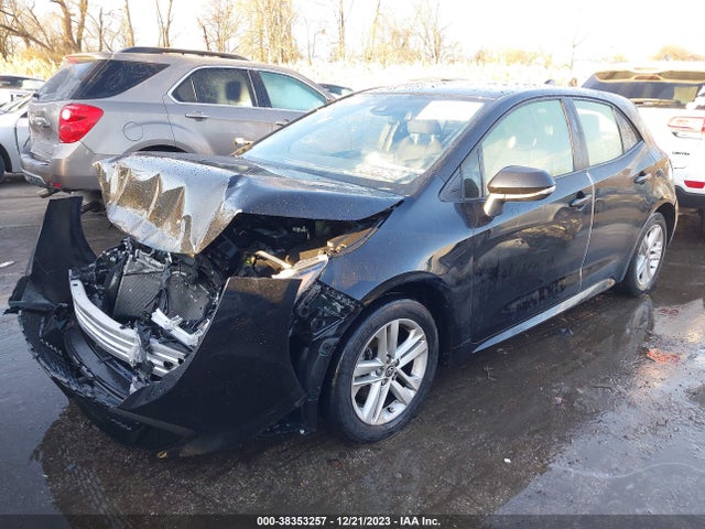 Toyota COROLLA SE 2021 JTNB4MBE0M3145245 Image 2