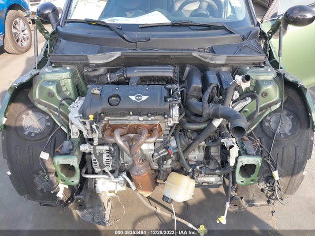2016 MINI COUNTRYMAN WMWZB3C50GWR46856 Photo 9