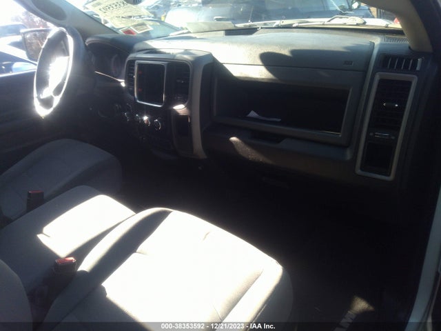 2016 RAM 1500 EXPRESS VIN: 1C6RR7KT9GS413876