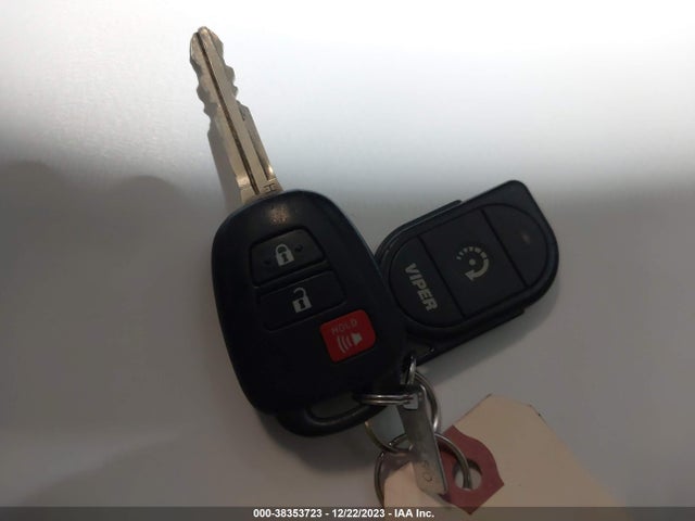 2013 TOYOTA RAV4 XLE VIN: 2T3RFREV7DW046912