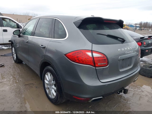 2014 PORSCHE CAYENNE HYBRID WP1AE2A26ELA50620 Photo 2