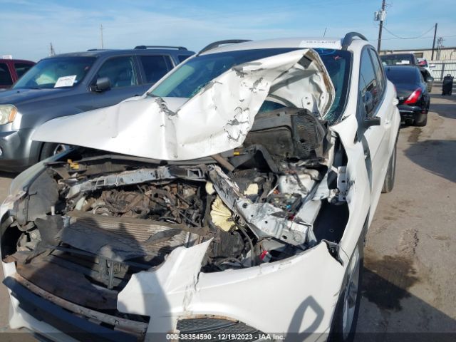 1FMCU0GXXGUA09419 Ford ESCAPE SE